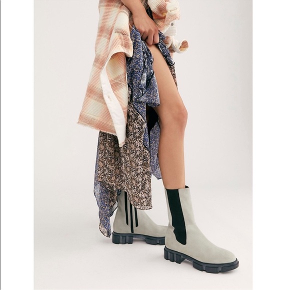Free People Brooks Chelsea Lug Sole Booties Size 39‎